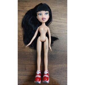 Bratz Jade Doll 2001 MGA 2 Red Pink Sneakers And Doll A18